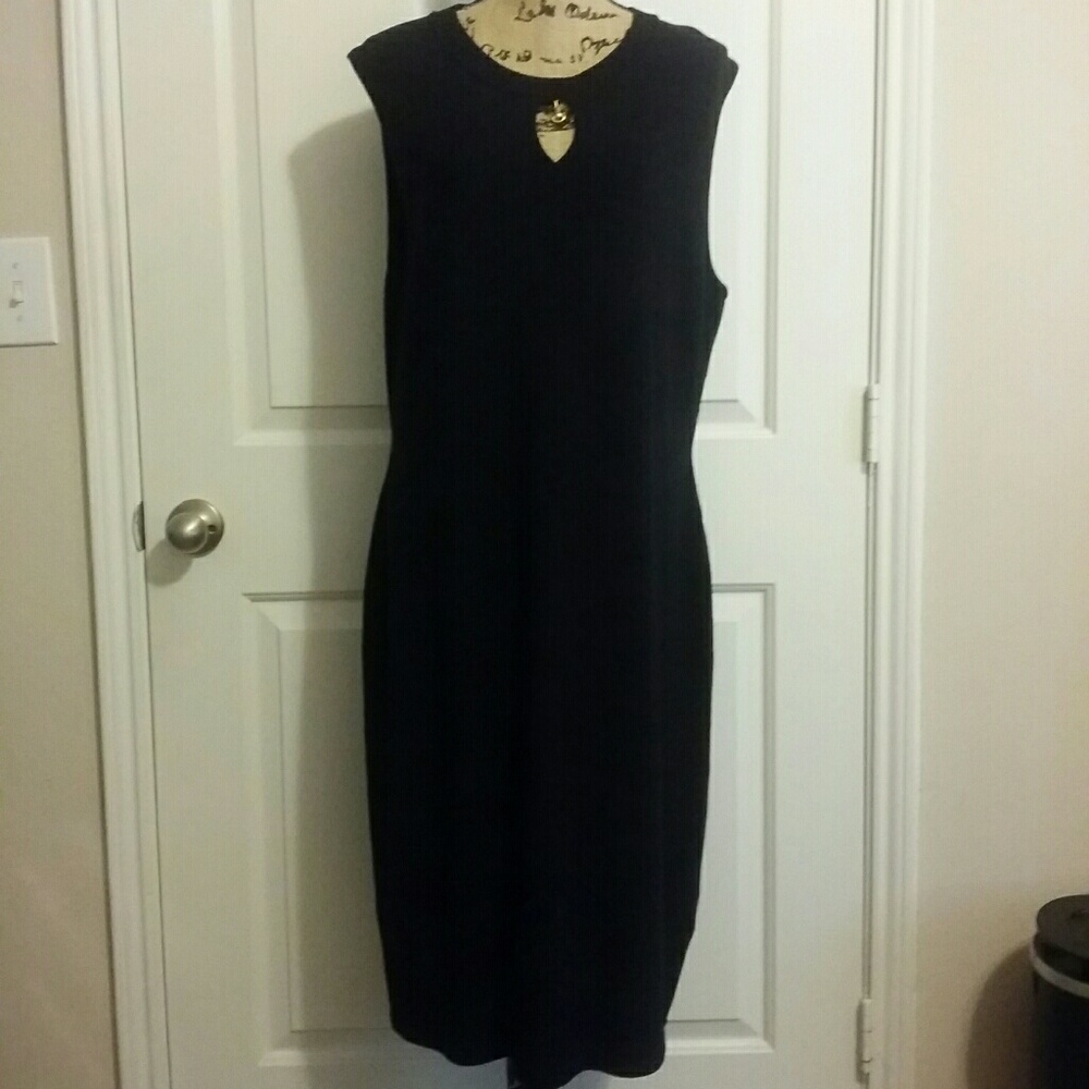 St. John Sports Classic Santana Knit Pristine Black Sleeveless Dress NWOT